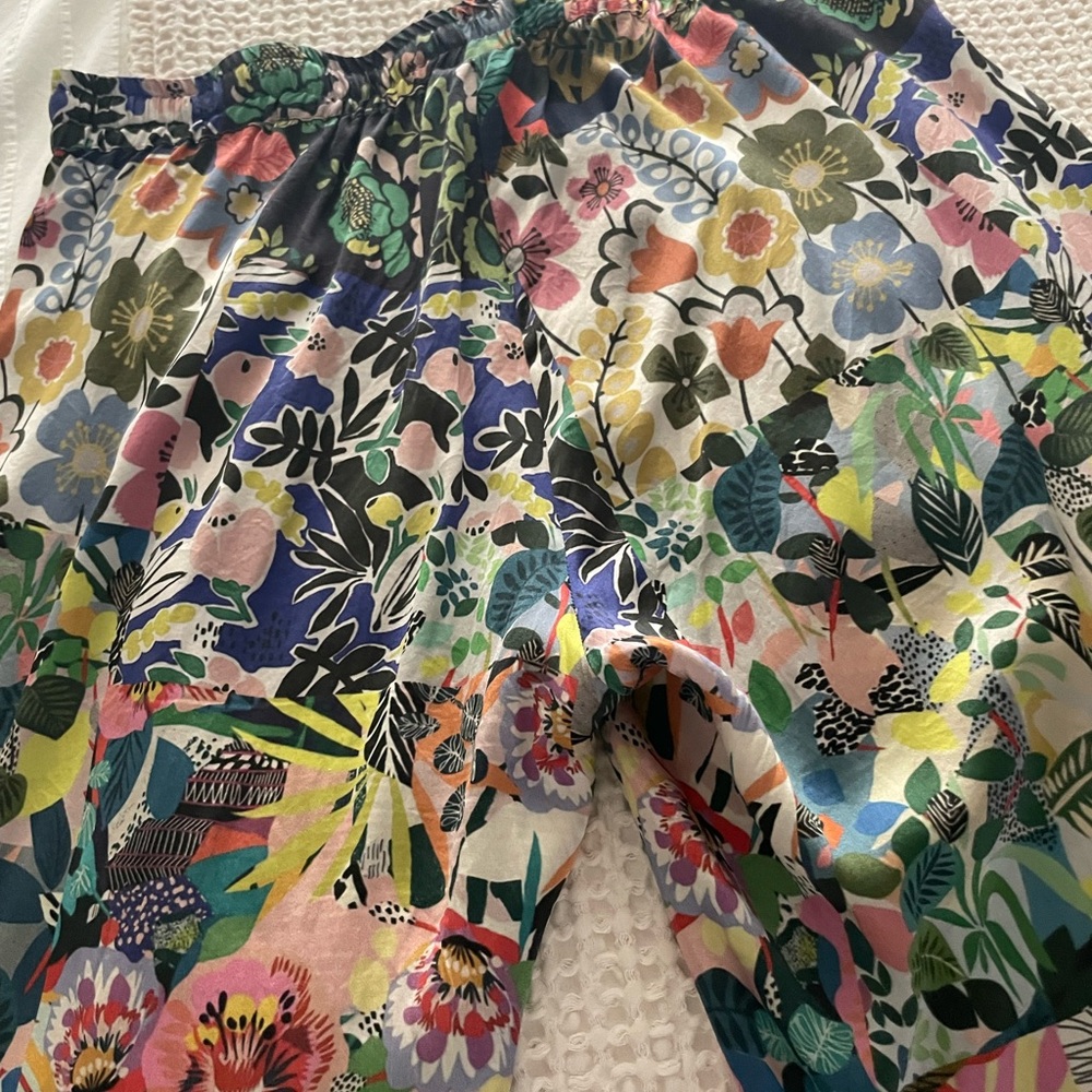 Johnny Was Multicolor Floral Pants size M. 92 %Silk& 8% spandex. Like new. - Picture 4 of 4